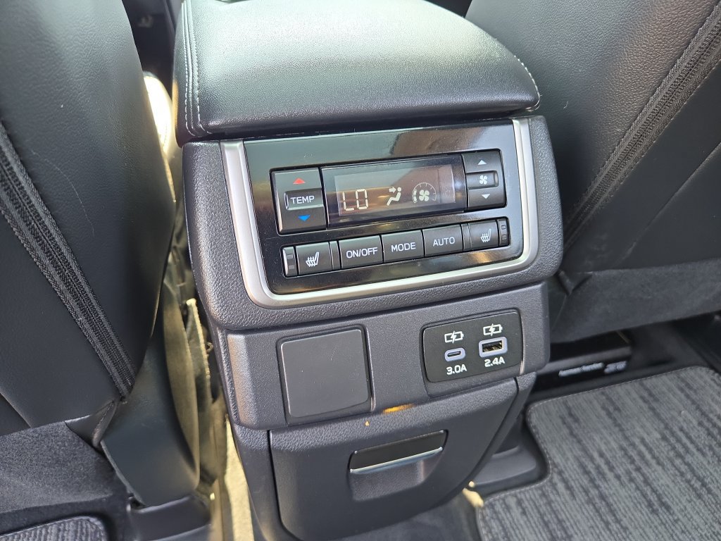 Used 2025 Subaru Ascent Limited AWD/4WD image 28