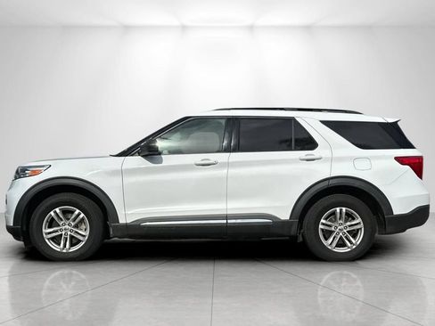 Used 2022 Ford Explorer XLT w/ Equipment Group 202A AWD/4WD image 6