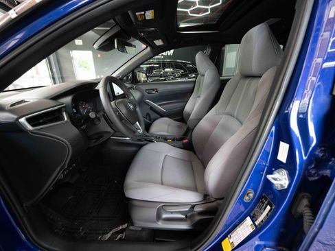 Used 2024 Toyota Corolla Cross AWD Hybrid w/ Moonroof Package image 9