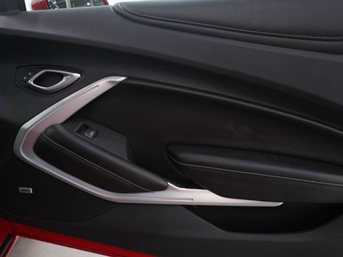 Used 2018 Chevrolet Camaro SS image 17