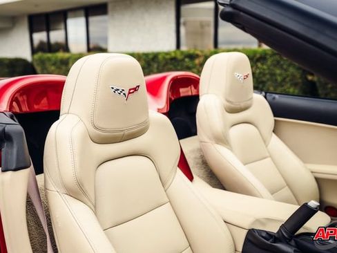 Used 2013 Chevrolet Corvette 427 w/ 1SB Preferred Equipment Group RWD image 26