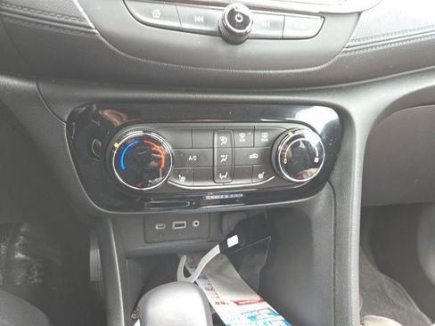 Used 2020 Buick Encore GX Preferred w/ Cold Weather Comfort Package FWD image 9