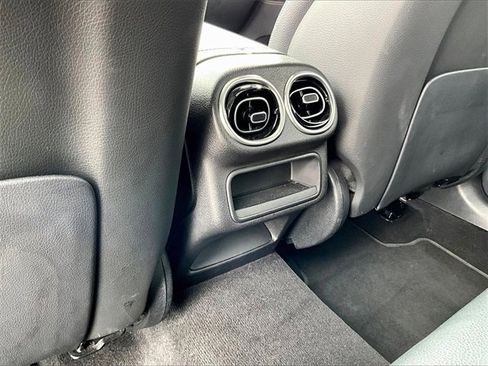 Used 2023 Mercedes-Benz GLC 300 GLC 300 image 24