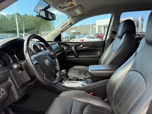 Used 2017 Buick Enclave Leather FWD image 4