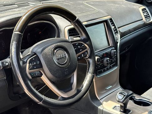 Used 2015 Jeep Grand Cherokee Overland w/ Advanced Technology Group AWD/4WD image 18