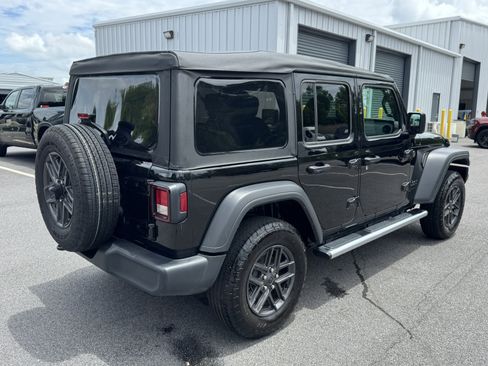 Used 2025 Jeep Wrangler Unlimited Sport AWD/4WD image 5