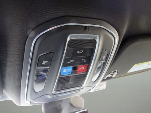 Used 2024 Jeep Wagoneer Series III image 31