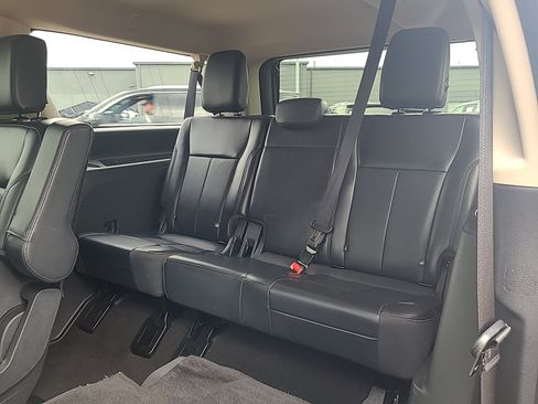 Used 2024 Ford Expedition Max XLT AWD/4WD image 27