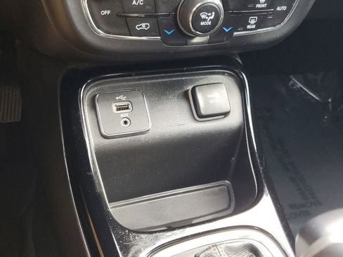 Certified 2018 Jeep Compass Limited w/ Navigation Group image 27