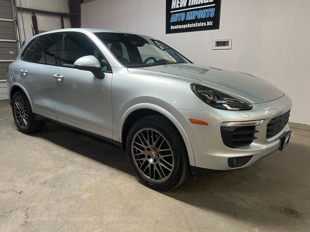 Used 2017 Porsche Cayenne AWD/4WD image 3
