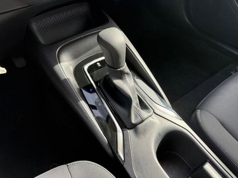 Used 2025 Toyota Corolla LE image 41