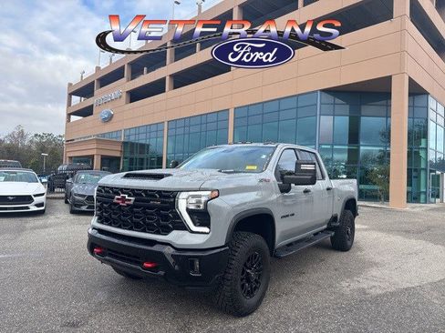 Used 2025 Chevrolet Silverado 2500 ZR2 image 1