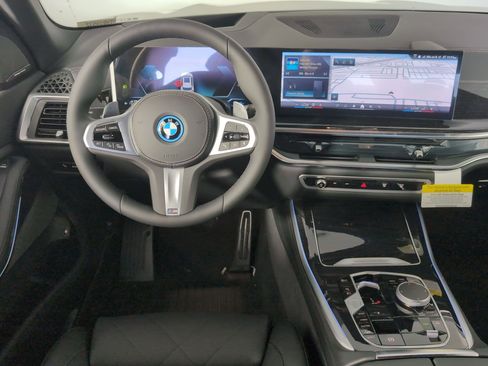 New 2026 BMW X5 xDrive50e w/ M Sport Package image 4