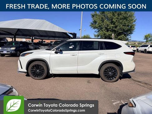 Used 2023 Toyota Highlander XSE AWD/4WD image 5