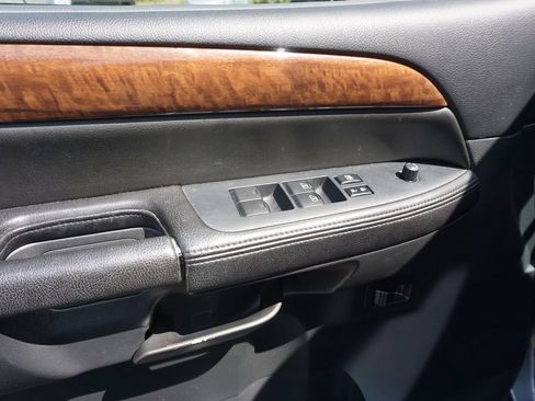 Used 2014 Nissan Armada SL w/ Moonroof Package AWD/4WD image 3