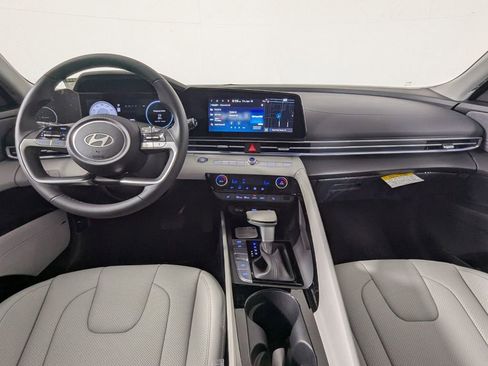 New 2026 Hyundai Elantra Limited FWD image 14