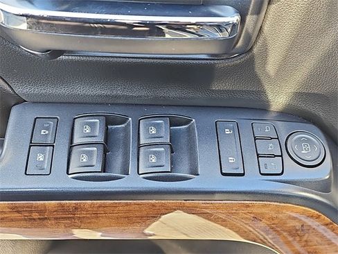 Used 2017 Chevrolet Silverado 2500 High Country image 28