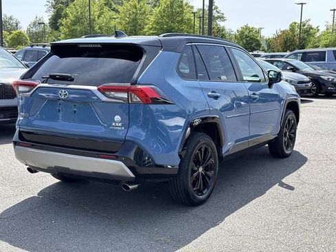 Used 2022 Toyota RAV4 XSE AWD/4WD image 2