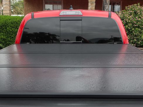 Used 2020 Toyota Tacoma TRD Off-Road w/ Technology Package AWD/4WD image 8