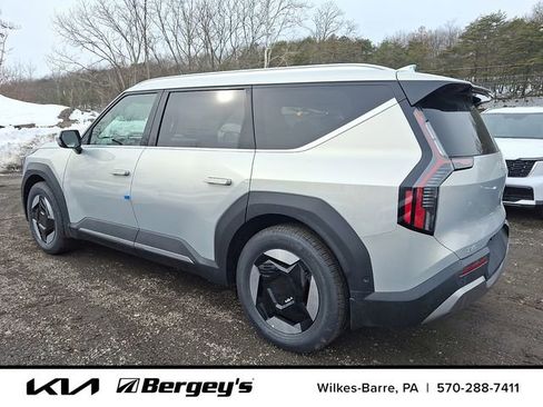 New 2026 Kia EV9 Wind image 4