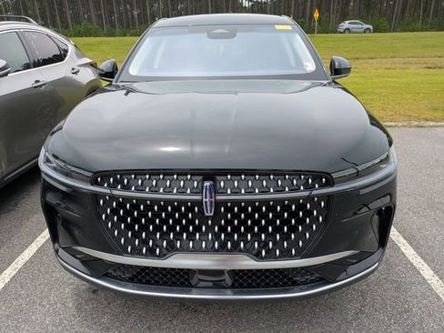 Used 2024 Lincoln Nautilus Premier AWD/4WD image 5