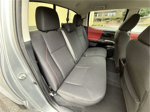 Used 2016 Toyota Tacoma SR5 w/ SR5 Appearance Package (SN) image 15