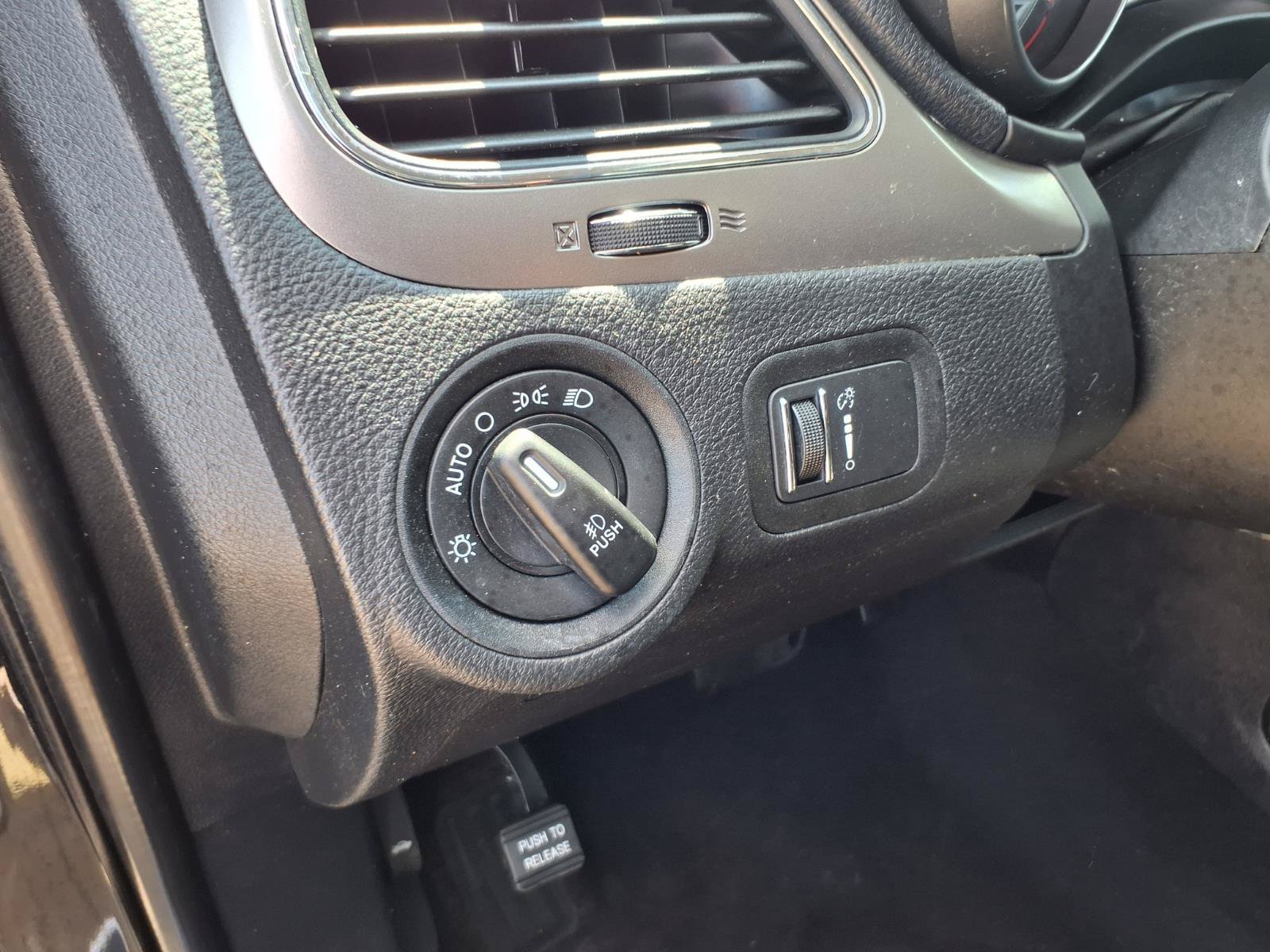 Used 2018 Dodge Journey Crossroad FWD image 18
