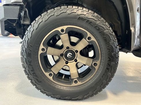 Used 2015 Toyota Tundra SR5 w/ SR5 Upgrade Package image 33