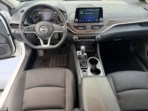 Used 2023 Nissan Altima 2.5 SV image 23