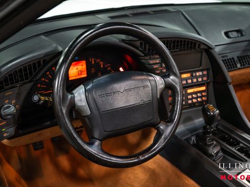 Used 1991 Chevrolet Corvette Convertible RWD image 18