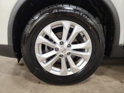 Used 2016 Nissan Rogue SV AWD/4WD image 10