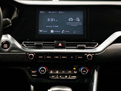 Used 2022 Kia Niro LXS w/ Digital Cluster Package image 12