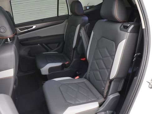 Used 2024 Volkswagen Atlas Peak Edition SE image 13