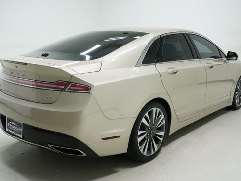 Used 2017 Lincoln MKZ Select w/ Select Plus Package image 4