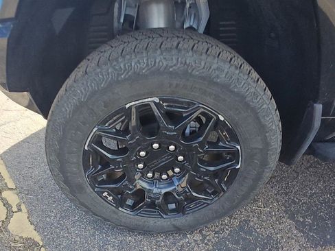 Used 2025 GMC Hummer EV 2X image 2