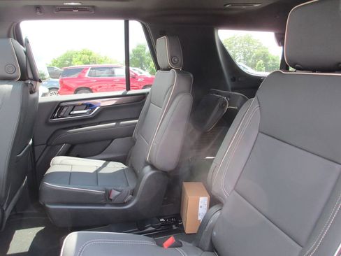 New 2026 GMC Yukon Elevation w/ Elevation Premium Package AWD/4WD image 12