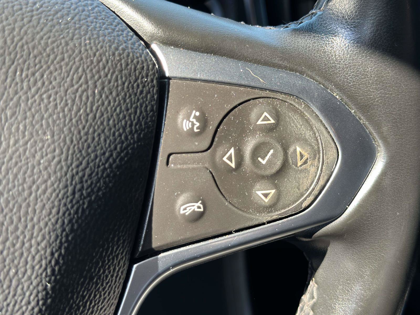 Used 2023 Chevrolet Traverse LT FWD image 18