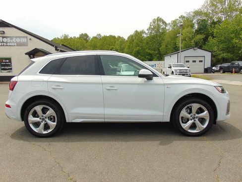Used 2022 Audi Q5 2.0T Premium Plus w/ Premium Plus Package image 2