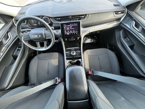 Used 2023 Jeep Grand Cherokee L Laredo AWD/4WD image 22