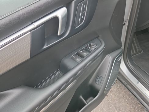 Certified 2025 Buick Enclave Preferred FWD image 28