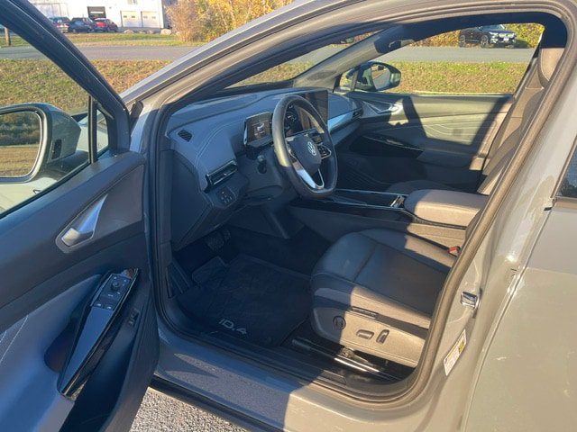 Used 2023 Volkswagen ID.4 Pro S AWD/4WD image 6