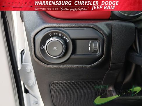 Used 2023 Jeep Wrangler Unlimited Rubicon w/ Cold Weather Group AWD/4WD image 31