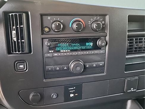 Used 2025 GMC Savana 2500 w/ Driver Convenience Package RWD image 21