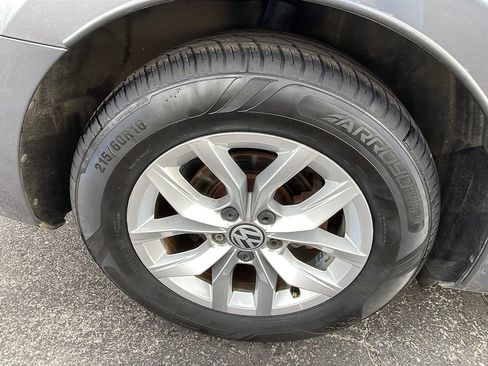 Used 2018 Volkswagen Passat 2.0T S w/ Driver Assistance Package image 29