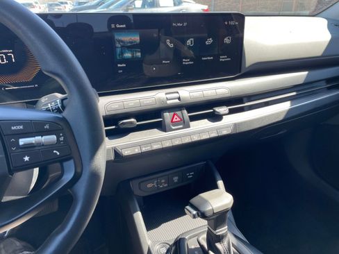 Used 2025 Kia K4 FWD image 17