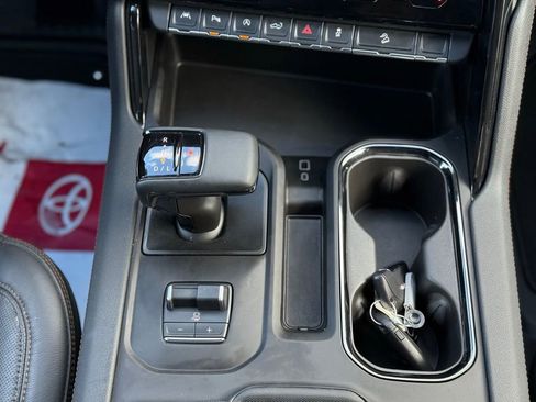 Used 2025 GMC Sierra 1500 AT4 w/ AT4 Premium Package image 27