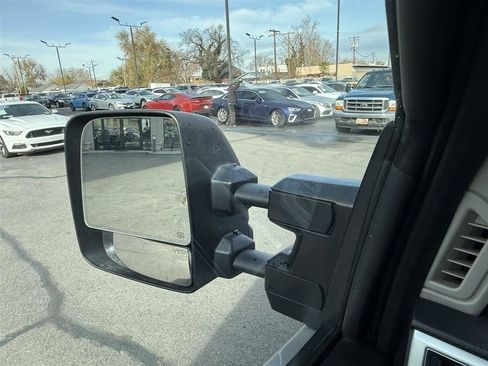 Used 2019 Nissan Titan PRO-4X w/ Pro-4x Convenience Package AWD/4WD image 51