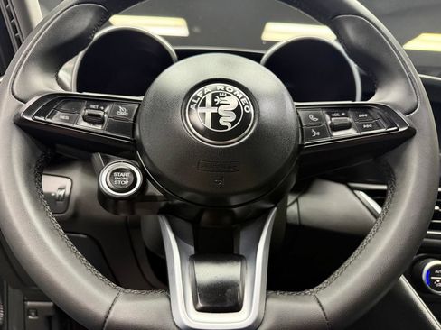 Used 2020 Alfa Romeo Giulia RWD image 23