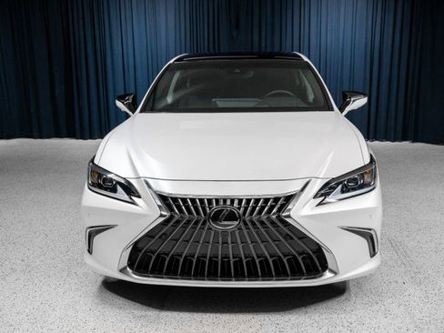 Used 2024 Lexus ES 350 w/ Luxury Package FWD image 2