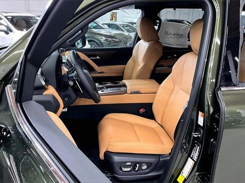 New 2026 Lexus LX 700h Luxury image 9